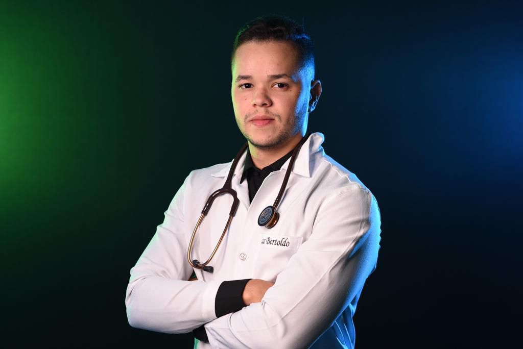 Dr. Lucas Bertoldo Leite